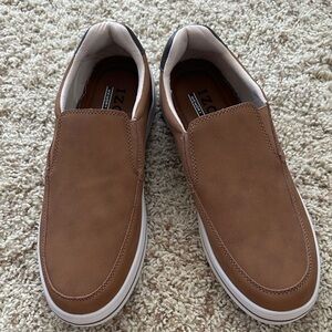 Izod Men's Barlow Tan Slip-On Loafers